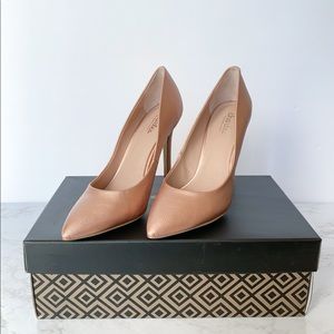 ARLES by CHARLES DAVID Rose-Gold Palma Pumps